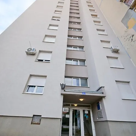 P&c Two-bedroom Sea View With Balcony, Free Public Parking Area * Zára