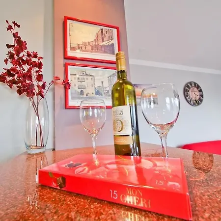 P&c Two-bedroom Sea View With Balcony, Free Public Parking Area