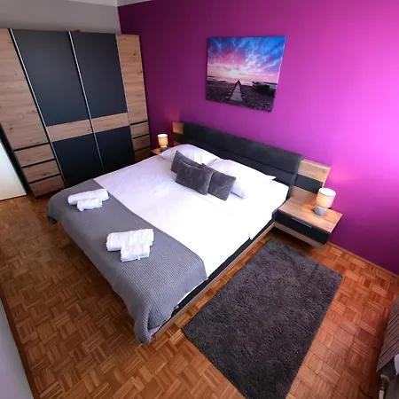 P&c Two-bedroom Sea View With Balcony, Free Public Parking Area Apartman Zára