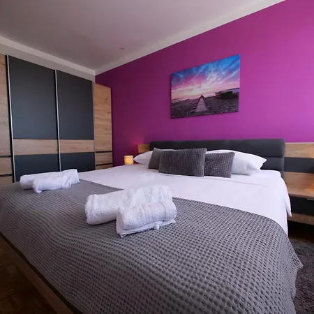 P&c Two-bedroom Sea View With Balcony, Free Public Parking Area * Zára