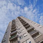 Lägenhet P&c Two-bedroom With Balcony, Near Old Town, Free Public Parking Area