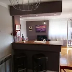 P&c Two-bedroom With Balcony, Near Old Town, Free Public Parking Area アパート ザダル
