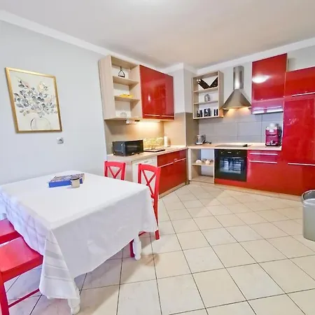 P&c Two-bedroom Sea View With Balcony, Free Public Parking Area * Zadar