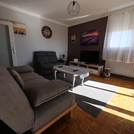 P&c Two-bedroom Sea View With Balcony, Free Public Parking Area Apartmán