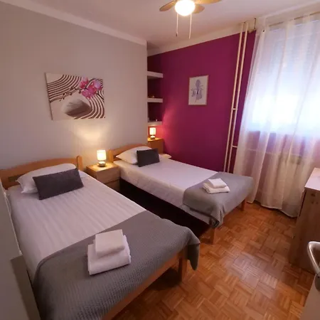 P&c Two-bedroom With Balcony, Near Old Town, Free Public Parking Area アパート ザダル